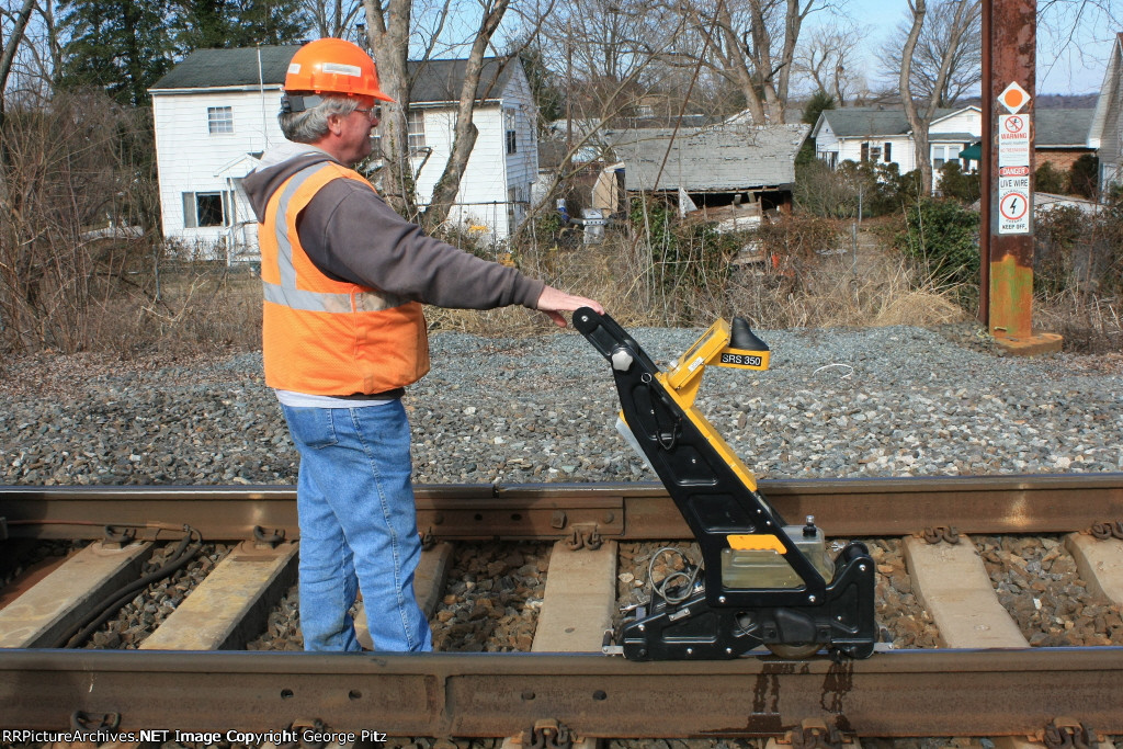 Sperry Rail Services portable rail defect detector